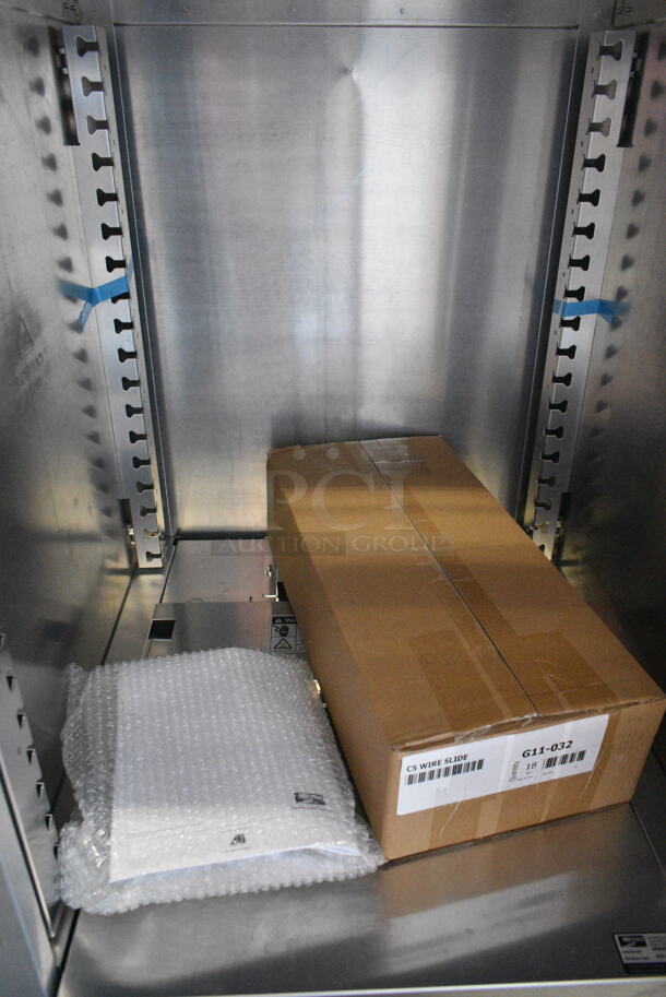 BRAND NEW SCRATCH AND DENT! 2021 Metro Metal Commercial Half Size Heated Holding Cabinet on Commercial Casters. Tested and Working! - Image 6 of 10
