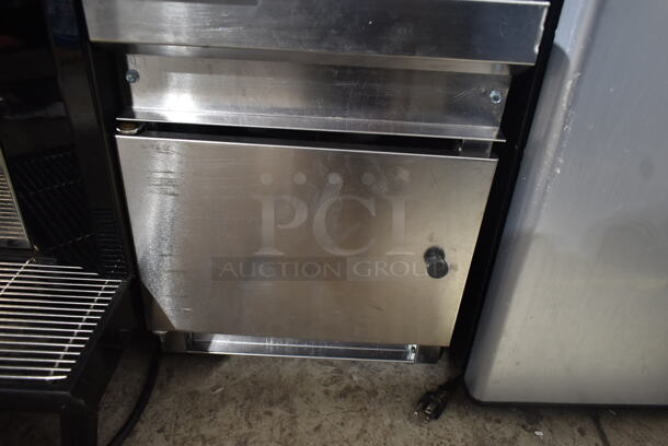Stainless Steel Commercial Countertop Natural Gas Powered Deep Fat Fryer. - Image 3 of 5