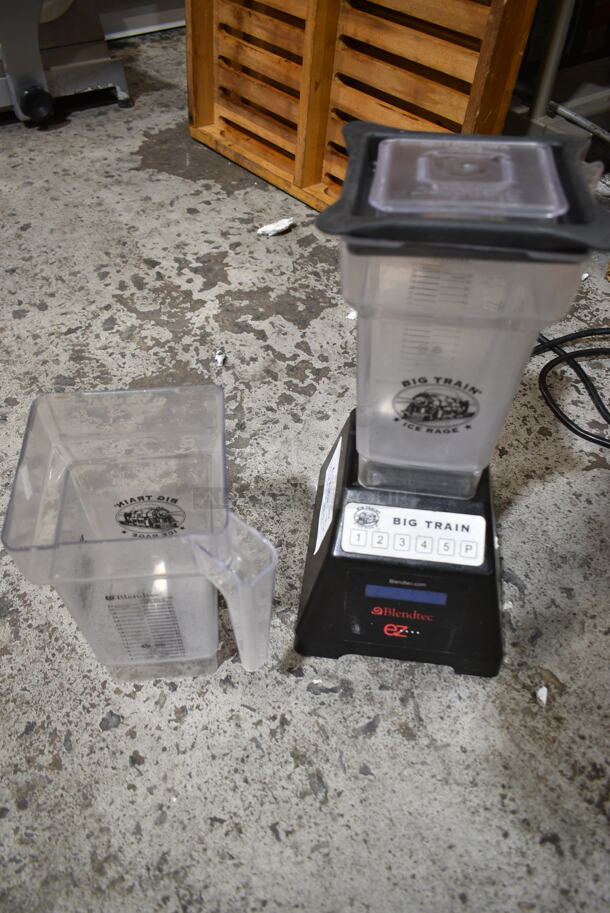 Blendtec ES3 Metal Commercial Countertop Blender w/ 2 Poly Pitchers and 1 Lid. 115 Volts, 1 Phase. Tested and Working! - Image 1 of 6