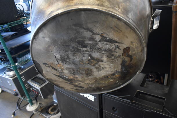 Metal Bowl w/ Handles. - Image 4 of 4