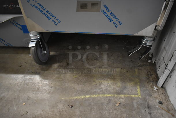 BRAND NEW SCRATCH AND DENT! 2023 Alto Shaam 1000-TH/I Stainless Steel Commercial Electric Powered Cook N Hold Oven on Commercial Casters. 208-240 Volts, 1 Phase.  - Image 7 of 8