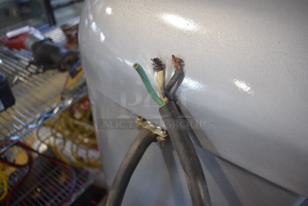 REFURBISHED! Hobart Metal Commercial Floor Style 60 Quart Planetary Dough Mixer w/ Stainless Steel Mixing Bowl and Dough Hook Attachment. Unit Has Been Professionally Refurbished! 208 Volts, 1 Phase. 28x40x56 - Image 6 of 7