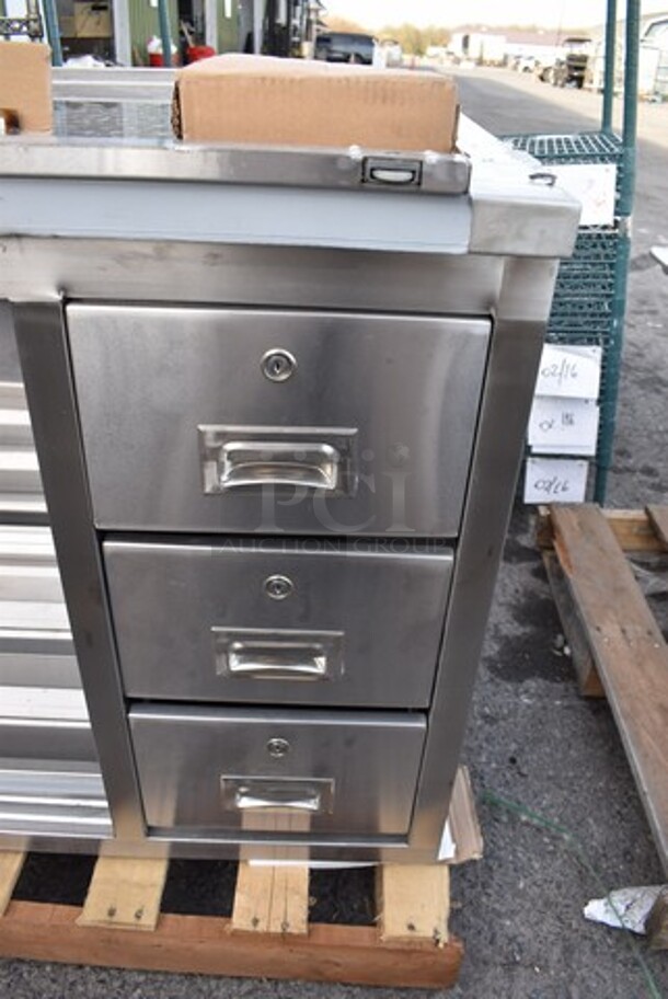 BRAND NEW SCRATCH AND DENT! Regency 600EBT2472R Stainless Steel Commercial 24" x 72" 16 Gauge Type 304 Enclosed Base Sliding Door Table with Drawers - Image 8 of 10