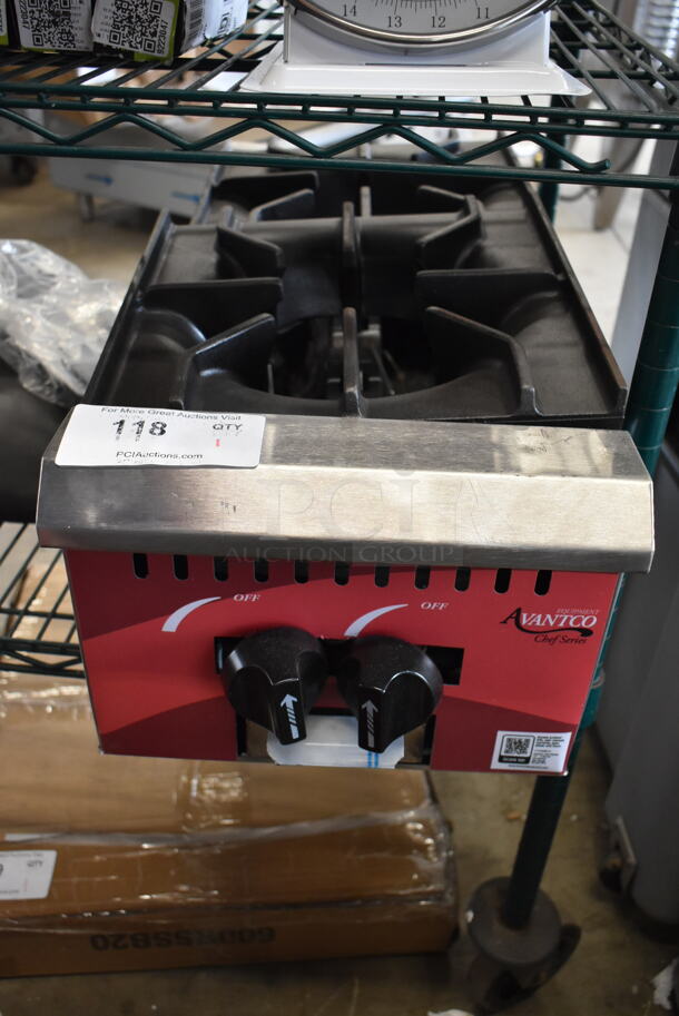 BRAND NEW SCRATCH AND DENT! Avantco 177CAGR212 Stainless Steel Commercial Countertop Natural Gas Powered 2 Burner Range. 50,000 BTU.  - Image 2 of 6