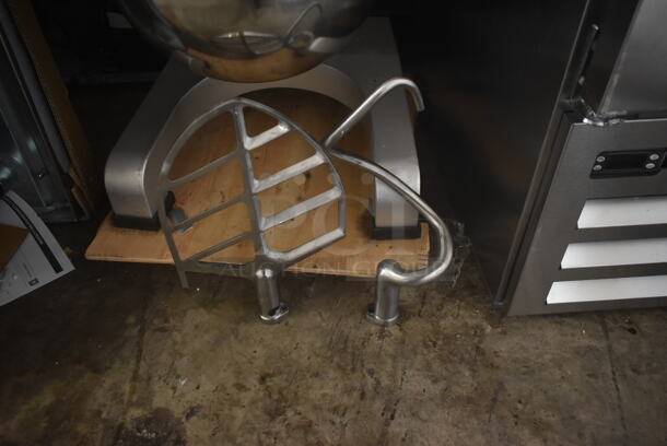 BRAND NEW SCRATCH AND DENT! Galaxy 177GMIX20 Commercial 20 Quart Planetary Dough Mixer w/ Stainless Steel Mixing Bowl, Bowl Guard, Dough Hook and Paddle Attachments. 110 Volts, 1 Phase. Tested and Does Not Power On - Image 3 of 9
