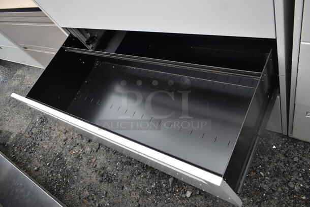 Metal 4 Drawer and 1 Cabinet Filing Cabinet. - Image 5 of 6