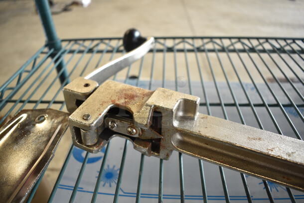 Metal Commercial Can Opener w/ Mount - Image 5 of 5