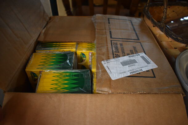 ALL ONE MONEY! Tier Lot of Various Items Including Baskets and Crayons - Image 3 of 5