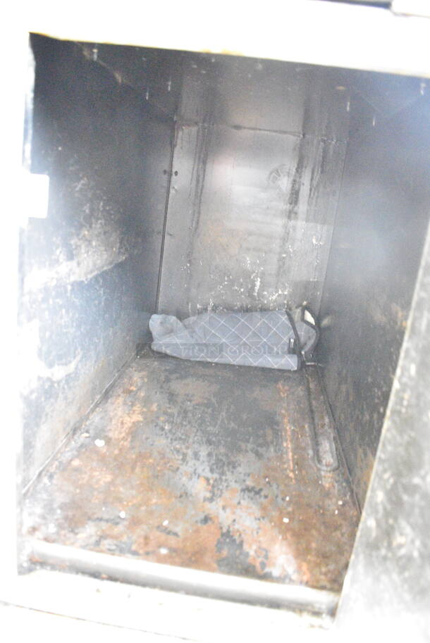 Southbend Stainless Steel Commercial Natural Gas Powered 6 Burner Range w/ Flat Top Griddle, 2 Ovens, Cheese Melter and Back Splash on Commercial Casters.  - Image 7 of 9