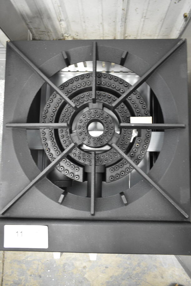 BRAND NEW SCRATCH AND DENT! Cooking Performance Group CPG 351CPGSP18N Stainless Steel Natural Gas Powered Single Burner Stock Pot Range. 80,000 BTU.  - Image 6 of 9