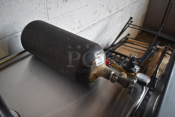 Avantco 178UDD1HC Stainless Steel Commercial Direct Draw Kegerator w/ Beer Tower and Tank on Commercial Casters. 115 Volts, 1 Phase. 24x30x55. Tested and Working! - Image 5 of 8