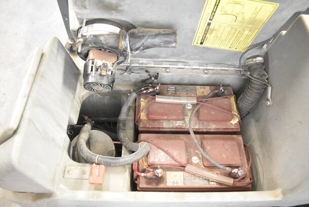 Nobles Tennant SS2001 Metal commercial Floor Cleaning Machine. Tested and Does Not Power On - Image 5 of 8