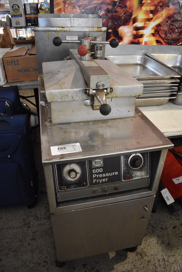 Henny Penny 600 Stainless Steel Commercial Floor Style Natural Gas Pressure Fryer on Commercial Casters. 80,000 BTU. 18x40x48 - Image 4 of 10