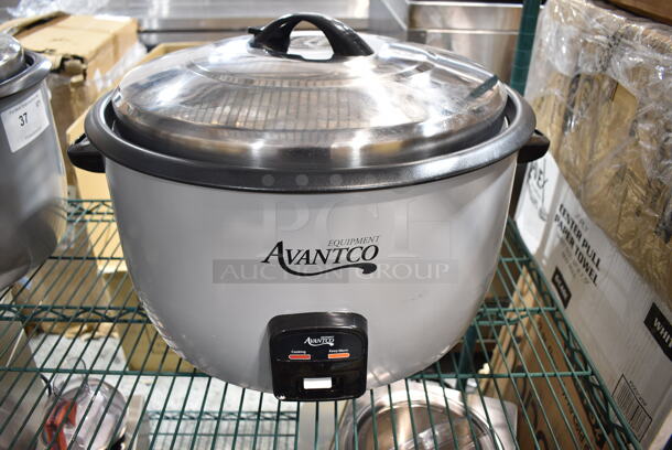 BRAND NEW SCRATCH AND DENT! Avantco 177RCB124 Metal Countertop 124 Cup (62 Cup Raw) Electric Rice Cooker / Warmer with Removable Lid. 240 Volts, 1 Phase.  - Image 2 of 5