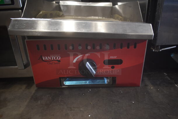 BRAND NEW SCRATCH AND DENT! 2021 Avantco 177CAG15MG Stainless Steel Commercial Countertop Natural Gas Powered Flat Top Griddle. 30,000 BTU. - Image 2 of 5