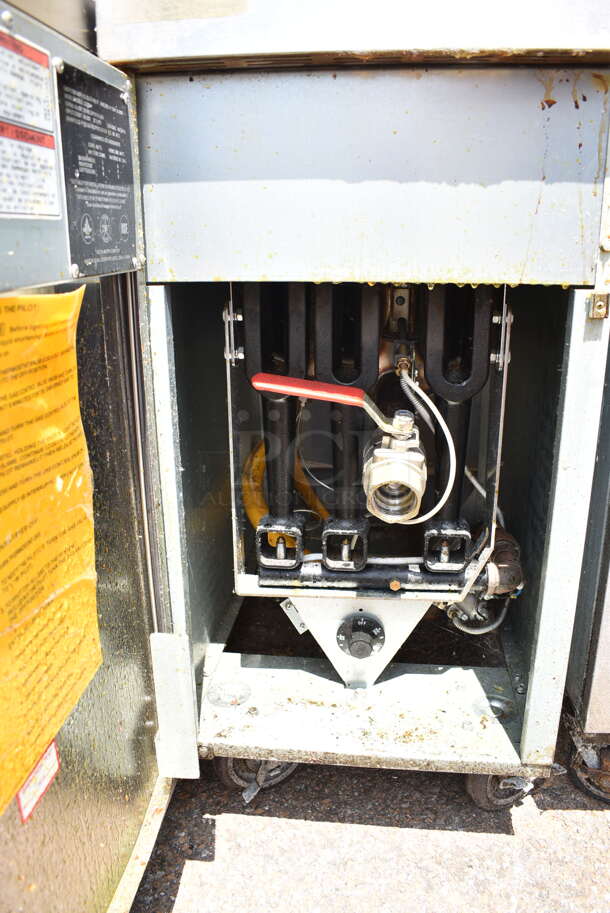 Vulcan LG300-1 Stainless Steel Commercial Floor Style Natural Gas Powered Deep Fat Fryer w/ Side Splash Guard and 2 Metal Fry Baskets on Commercial Casters. 90,000 BTU. - Image 4 of 5