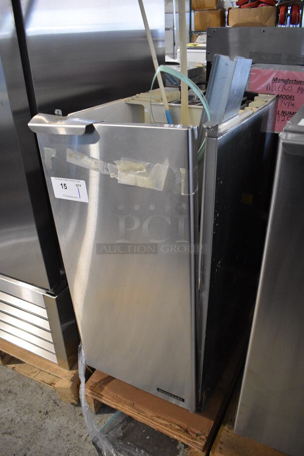 Hoshizaki AM-50BAE Stainless Steel Commercial Self Contained Slim Line Ice Machine. 115-120 Volts, 1 Phase.  - Image 3 of 6