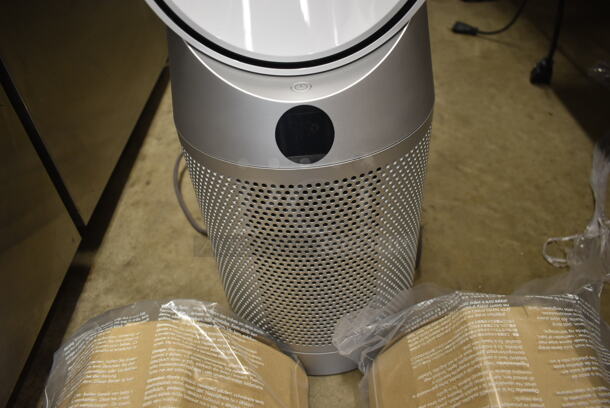 LIKE NEW! Dyson Purifier Cool TP07 369803-01 White / Silver Purifying Fan. 120 Volts, 1 Phase. Unit Has Only Been Used a Few Times! Tested and Working! - Image 8 of 12