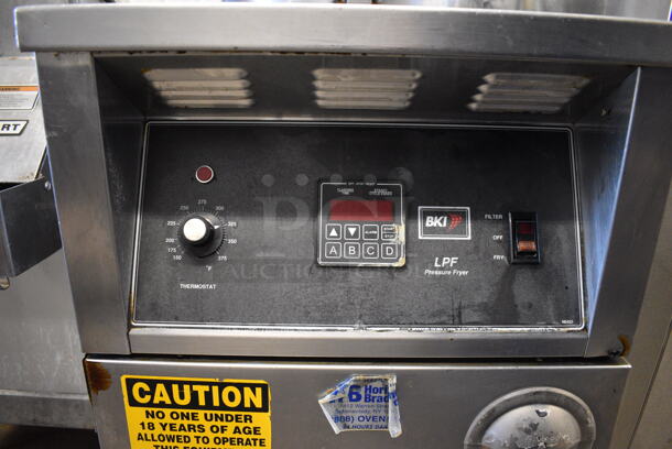 BKI LPF-F Stainless Steel Commercial Floor Style Electric Powered Pressure Fryer on Commercial Casters. 208 Volts, 3 Phase. 18.5x37.5x49 - Image 7 of 9