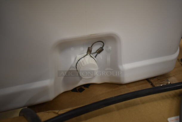 LIKE NEW! Igloo 50548 Marine Ultra 70 Qt. White Cooler with Comfort Grip Handles - Image 9 of 10