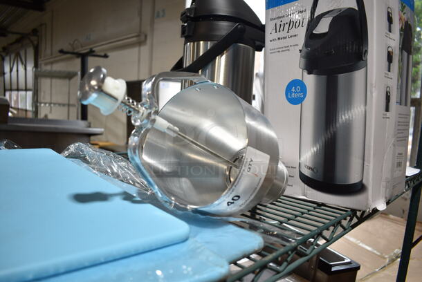 BRAND NEW SCRATCH AND DENT! Choice 176BATTERDIS 88 oz. Aluminum Pancake / Waffle Batter Dispenser - Image 3 of 6