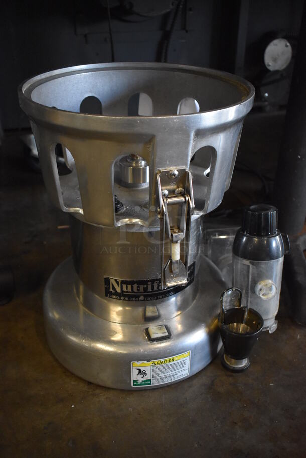 Nutrifaster N450 Metal Commercial Countertop Juicer. 110 Volts, 1 Phase. 13x13x16. Tested and Does Not Power On - Image 3 of 6