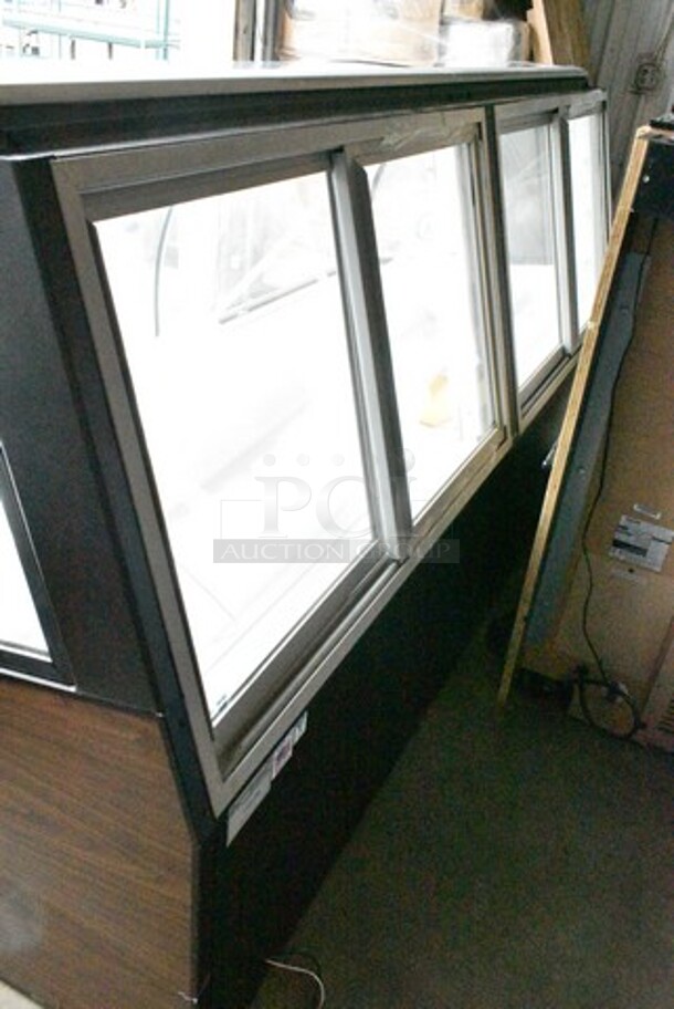 BRAND NEW SCRATCH AND DENT! Federal SN96 Countertop Dry Display Case Merchandiser. 120 Volts, 1 Phase.  - Image 3 of 12