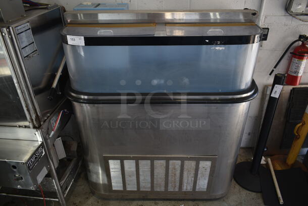 Stark 5L980 Stainless Steel Commercial Floor Style Lobster Tank. 115 Volts, 1 Phase. Cannot Test - Unit Trips Breaker