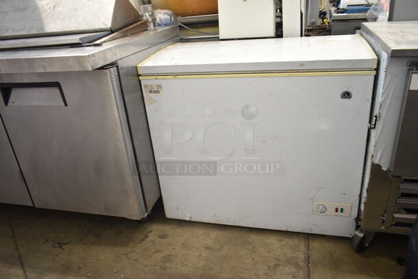 Igloo FRF710-SM ENERGY STAR Metal Chest Freezer w/ Hinge Lid. 115 Volts, 1 Phase. Tested and Working!  - Image 1 of 4