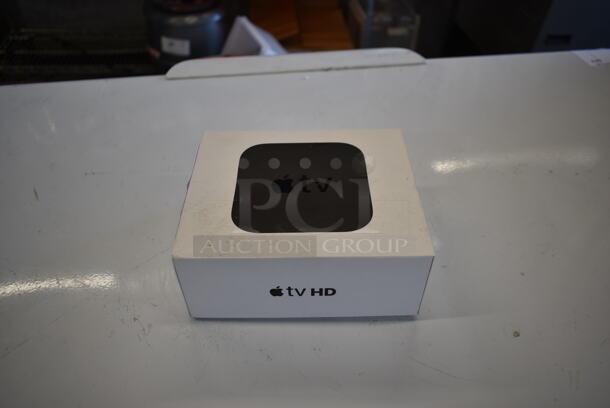 IN ORIGINAL BOX! Apple A1469 Apple TV Box w/ Remote. - Image 2 of 7