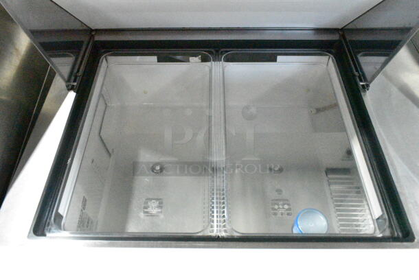 True TSSU-36-12M-B Stainless Steel Commercial Sandwich Salad Prep Table Bain Marie Mega Top on Commercial Casters. 115 Volts, 1 Phase. Tested and Working! - Image 4 of 7