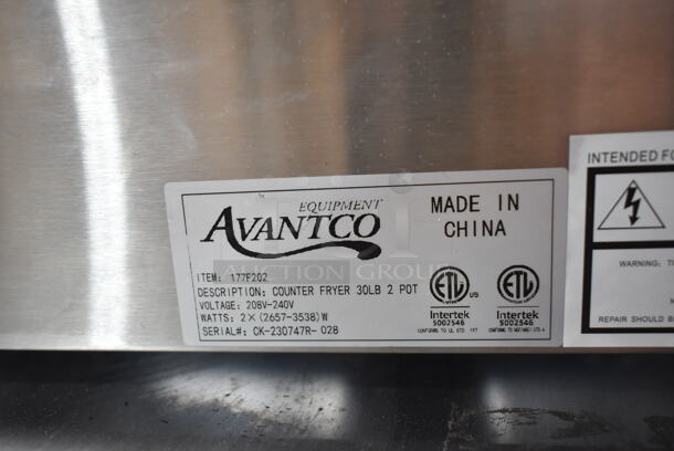 BRAND NEW SCRATCH AND DENT! 2023 Avantco 177F202 Stainless Steel 30 lb. Dual Tank Medium-Duty Electric Countertop Fryer w/ 2 Baskets and 2 Lids. 208/240 Volts, 1 Phase. - Image 9 of 9