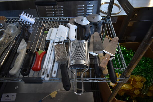 ALL ONE MONEY! Tier Lot of Various Utensils and Pitcher - Image 2 of 4