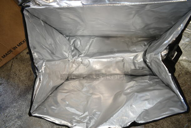 6 BRAND NEW SCRATCH AND DENT! Rubbermaid Pro Serve Top Load Catering Bag. 6 Times Your Bid!  - Image 5 of 5