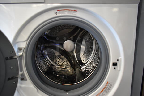 BRAND NEW SCRATCH AND DENT! 2022 KoolMore FLC-3CWH Metal Front Load Washer Dryer Combo. 120 Volts, 1 Phase.  - Image 5 of 7