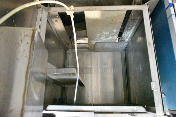 Fresh N Squeeze POS-1 Stainless Steel Commercial Floor Style Automatic Citrus Juicer on Commercial Casters. 120 Volts, 1 Phase. Tested and Working! - Image 4 of 8