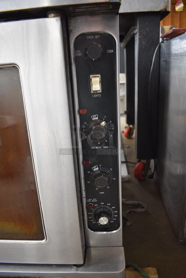 Blodgett Stainless Steel Commercial Natural Gas Powered Full Size Convection Oven w/ View Through Doors, Metal Oven Racks and Thermostatic Controls. 38x37x33 - Image 3 of 5