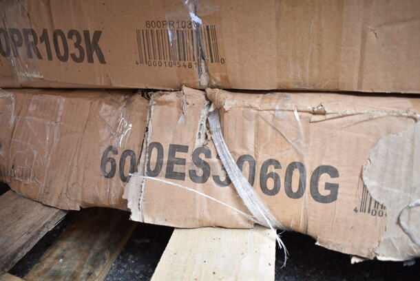 2 BRAND NEW SCRATCH AND DENT! Items; Regency 600ES3060G 30" x 60" 16-Gauge Stainless Steel Equipment Stand with Galvanized Undershelf and Regency 600PR103K 10 Pan End Load Half Height Bun / Sheet Pan Rack - Unassembled. 2 Times Your Bid! May Be Missing Pieces.  - Image 3 of 4