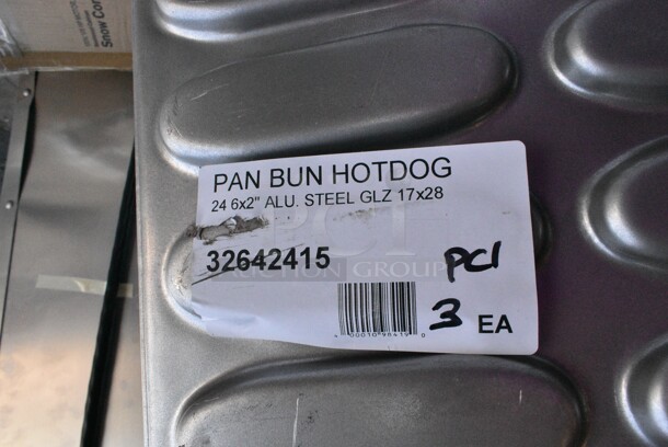 3 BRAND NEW SCRATCH AND DENT! 32642415 Chicago Metallic 42415 24 Mold Glazed Aluminized Steel Individual Hot Dog Bun Pan. 3 Times Your Bid!  - Image 4 of 4