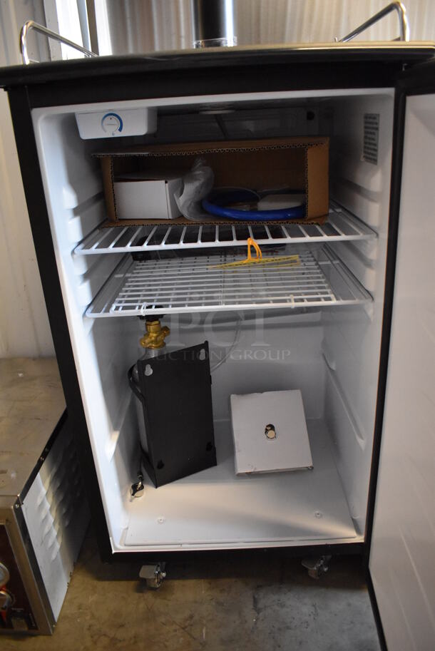 BRAND NEW SCRATCH AND DENT! Galaxy 177KEGRTRBLK Metal Commercial Direct Draw Kegerator w/ Beer Tower on Commercial Casters. 115 Volts, 1 Phase. 21x24x52. Tested and Working! - Image 6 of 8