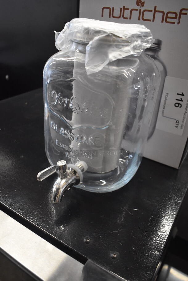 BRAND NEW IN BOX! Nutrichef Glass Beverage Holder Dispenser. 6x9x10.5 - Image 2 of 4