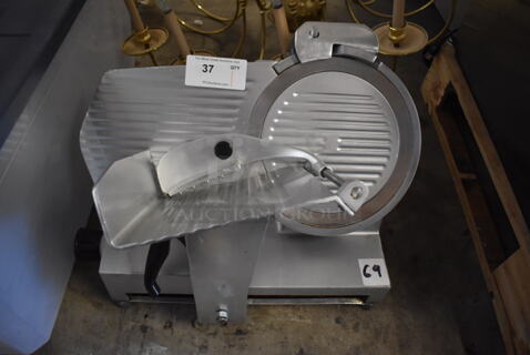 Avantco SLR5312 Stainless Steel Commercial Countertop Meat Slicer w/ Blade Sharpener. 120 Volts, 1 Phase. Tested and Working!