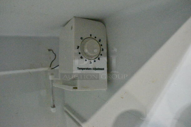 Igloo FR465I-B Metal Mini Cooler. 115 Volts, 1 Phase. Tested and Working! - Image 4 of 5