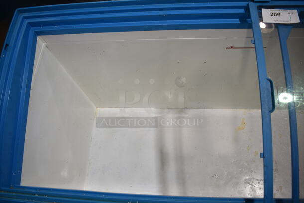 AHT RIO S 175 Metal Commercial Freezer Merchandiser on Commercial Casters. 115 Volts, 1 Phase. Tested and Powers On But Does Not Get Cold - Image 4 of 5