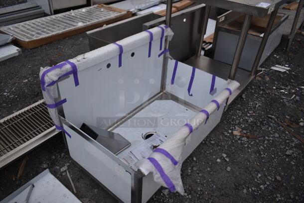 BRAND NEW SCRATCH AND DENT! Stainless Steel Commercial Single Bay Sink. No Legs. - Image 5 of 5