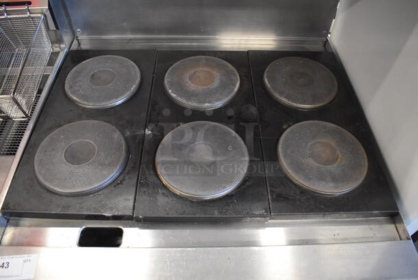 Vulcan Stainless Steel Commercial Electric Powered 6 Burner Hot Plate Range w/ Oven, 2 Tier Over Shelf and Back Splash on Commercial Casters. 240 Volts. 36x36x72 - Image 4 of 7