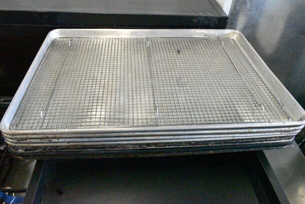 17 Various Metal Items Including Muffin Baking Pans and Baking Pans. 17 Times Your Bid!  - Image 3 of 4