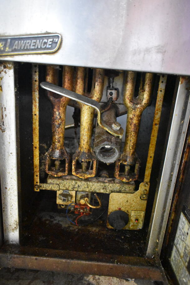2016 Pitco Frialator 40C Stainless Steel Commercial Floor Style Natural as Powered Deep Fat Fryer w/ 2 Metal Fry Baskets. 105,000 BTU.  - Image 4 of 5