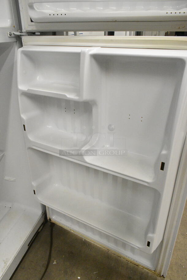 General Electric GE HTR15ABMDRWW Metal Cooler w/ Freezer. 115 Volts, 1 Phase. Tested and Working! - Image 5 of 6