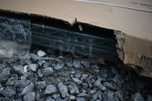 2 BRAND NEW SCRATCH AND DENT! Regency 460EG2472 24" x 72" NSF Green Epoxy Wire Shelf - Image 4 of 4